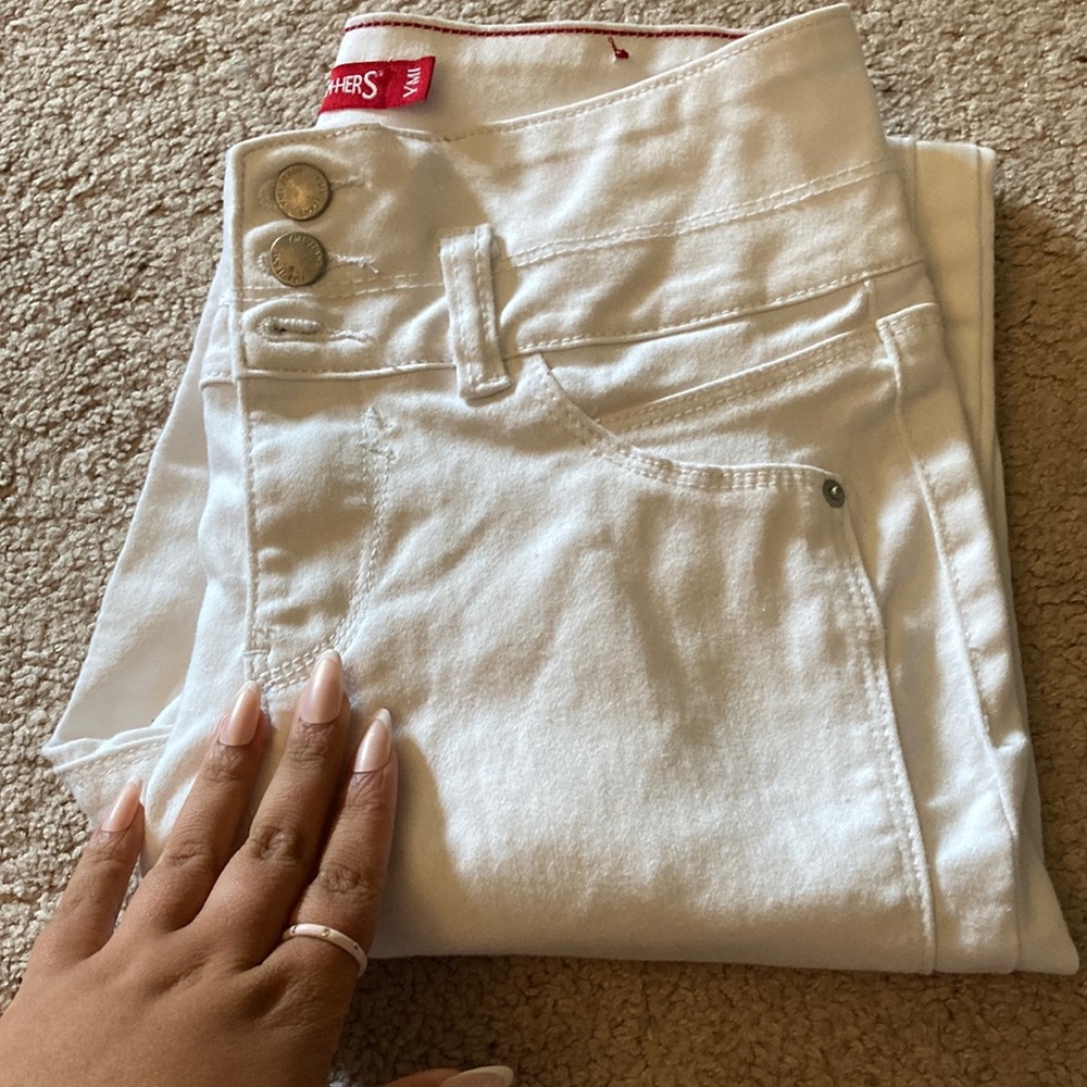 White skinny jeans